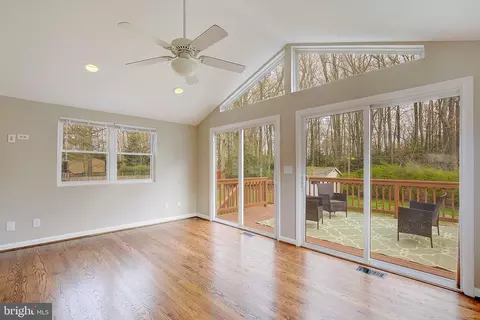Living - 1410 Pennington Ct, Edgewater, MD 21037 photo 4 of 7