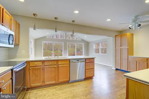 Kitchen - 1410 Pennington Ct, Edgewater, MD 21037 photo 4 of 5