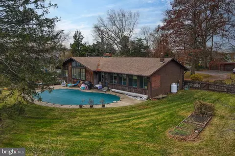 Exterior - 4929 E Chalk Point Rd, West River, MD 20778 photo 1 of 6