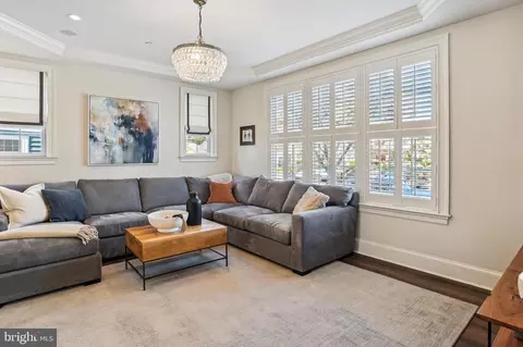Living - 4 B Constitution Ave, Annapolis, MD 21401 photo 1 of 4
