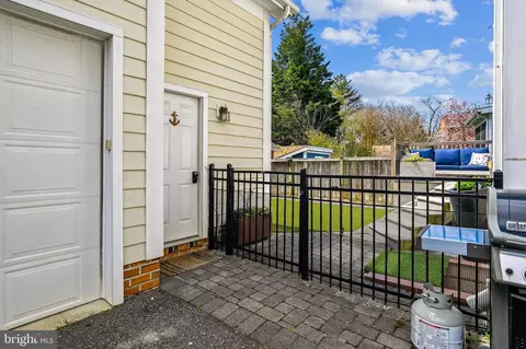 Exterior - 4 B Constitution Ave, Annapolis, MD 21401 photo 12 of 17
