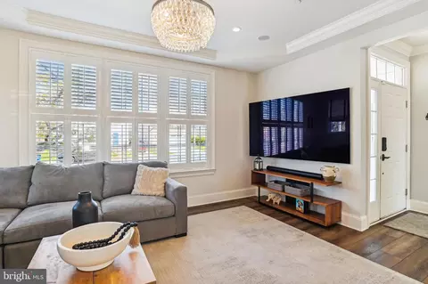 Living - 4 B Constitution Ave, Annapolis, MD 21401 photo 3 of 4
