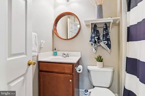 Bath - 4 B Constitution Ave, Annapolis, MD 21401 photo 5 of 6