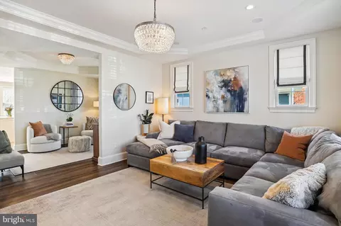 Living - 4 B Constitution Ave, Annapolis, MD 21401 photo 2 of 4