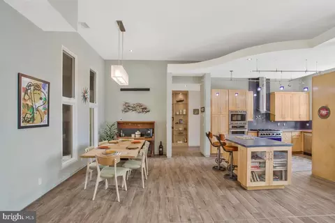 Dining - 4149 Shoreham Beach Rd, Edgewater, MD 21037 photo 1 of 3