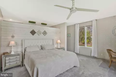 Bedroom - 4149 Shoreham Beach Rd, Edgewater, MD 21037 photo 6 of 7