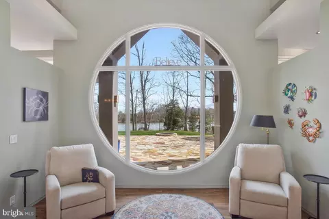Living - 4149 Shoreham Beach Rd, Edgewater, MD 21037 photo 4 of 8