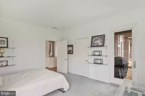 Bedroom - 4149 Shoreham Beach Rd, Edgewater, MD 21037 photo 4 of 7