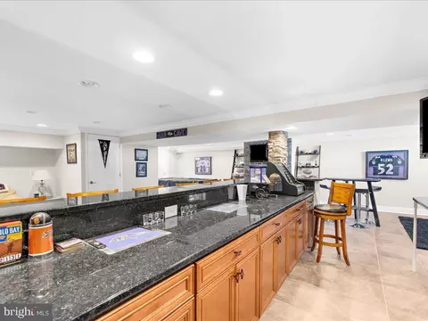 Kitchen - 8124 Riverside Dr, Pasadena, MD 21122 photo 9 of 10