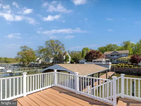 Exterior - 8124 Riverside Dr, Pasadena, MD 21122 photo 10 of 20