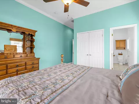 Bedroom - 8124 Riverside Dr, Pasadena, MD 21122 photo 5 of 11