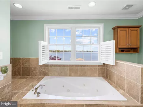 Bath - 8124 Riverside Dr, Pasadena, MD 21122 photo 5 of 7