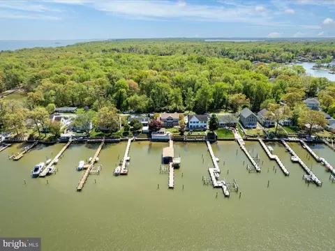 View/Area - 8124 Riverside Dr, Pasadena, MD 21122 photo 7 of 20