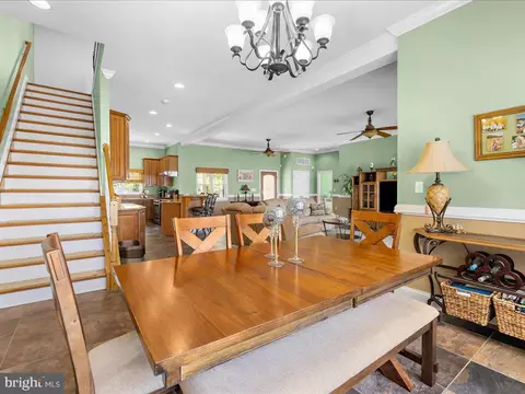 Dining - 8124 Riverside Dr, Pasadena, MD 21122 photo 4 of 7