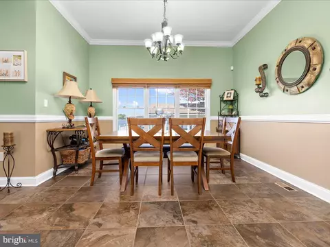 Dining - 8124 Riverside Dr, Pasadena, MD 21122 photo 3 of 7