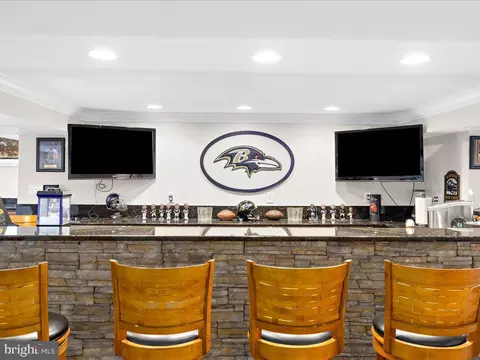 Living - 8124 Riverside Dr, Pasadena, MD 21122 photo 8 of 10