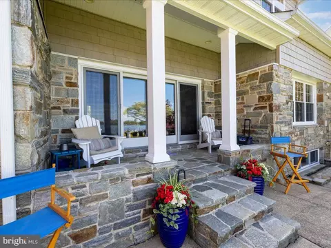 Exterior - 8124 Riverside Dr, Pasadena, MD 21122 photo 18 of 20