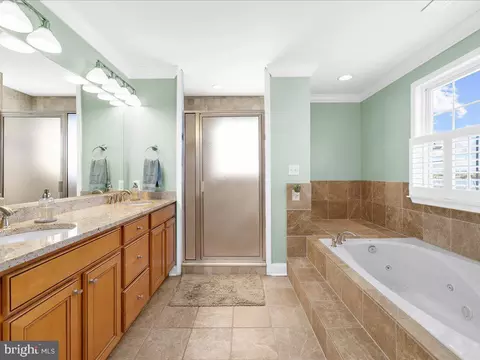 Bath - 8124 Riverside Dr, Pasadena, MD 21122 photo 3 of 7