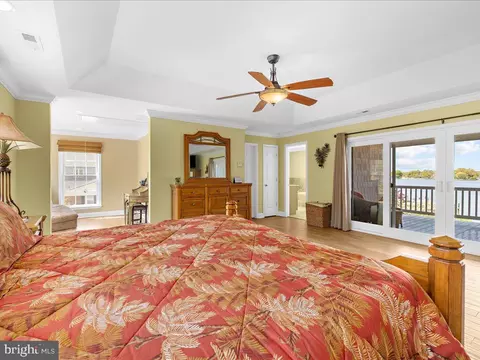 Bedroom - 8124 Riverside Dr, Pasadena, MD 21122 photo 10 of 11