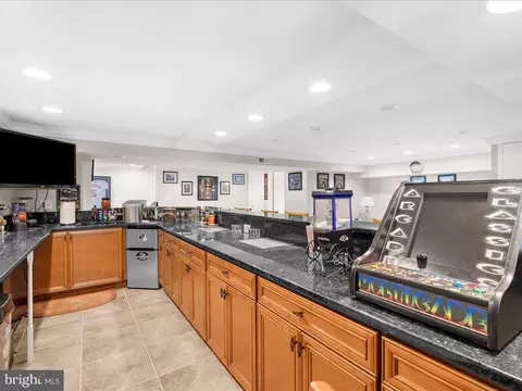 Kitchen - 8124 Riverside Dr, Pasadena, MD 21122 photo 8 of 10