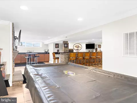 Living - 8124 Riverside Dr, Pasadena, MD 21122 photo 10 of 10
