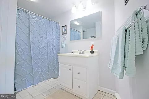 Bath - 501 Bruce Ave, Odenton, MD 21113 photo 3 of 3