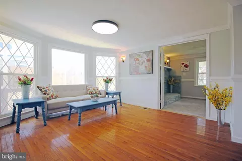 Living - 501 Bruce Ave, Odenton, MD 21113 photo 3 of 4