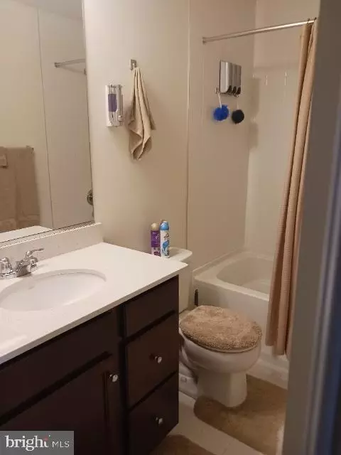 Bath - 1821 Iris Ln, Hanover, MD 21076 photo 5 of 6
