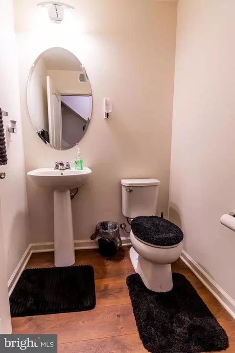 Bath - 1821 Iris Ln, Hanover, MD 21076 photo 1 of 6