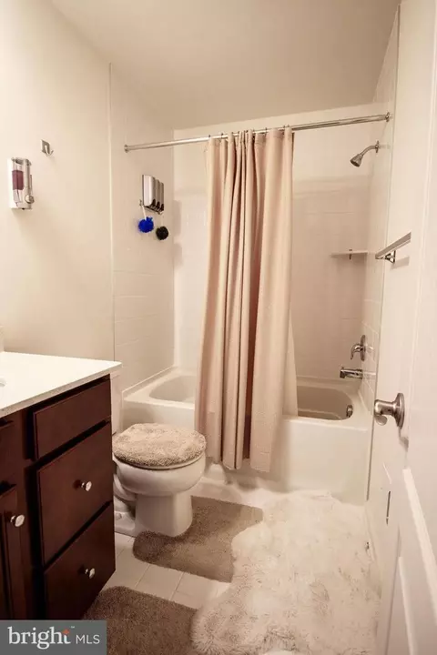 Bath - 1821 Iris Ln, Hanover, MD 21076 photo 2 of 6