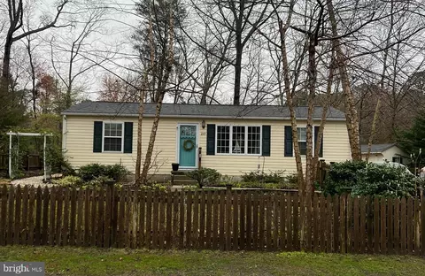 217 C St, Pasadena, MD 21122