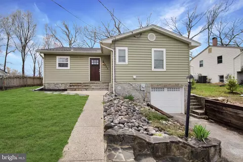 452 Maple Leaf Dr, Edgewater, MD 21037