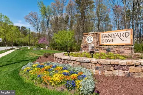 720 Rollins Ln, Glen Burnie, MD 21060