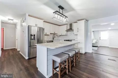 Kitchen - 1060 Vena Ln, Pasadena, MD 21122 photo 1 of 4