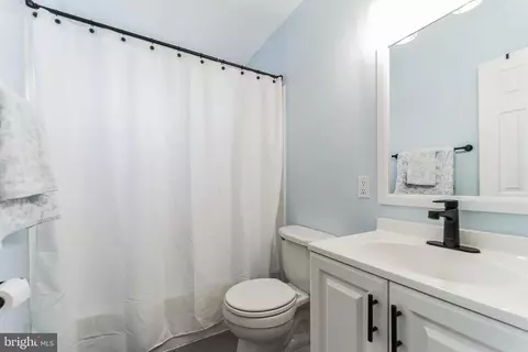 Bath - 1060 Vena Ln, Pasadena, MD 21122 photo 1 of 2