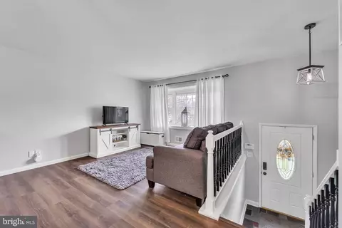 Living - 1060 Vena Ln, Pasadena, MD 21122 photo 1 of 7
