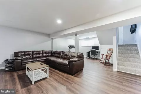Living - 1060 Vena Ln, Pasadena, MD 21122 photo 6 of 7