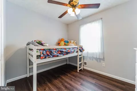 Bedroom - 1060 Vena Ln, Pasadena, MD 21122 photo 3 of 5