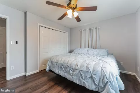 Bedroom - 1060 Vena Ln, Pasadena, MD 21122 photo 2 of 5
