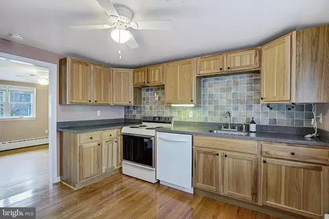 Kitchen - 1715 Tacoma Rd, Edgewater, MD 21037 photo 2 of 4