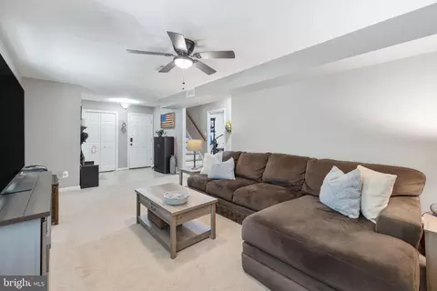 Living - 1185 Wright Ave, Arnold, MD 21012 photo 2 of 9