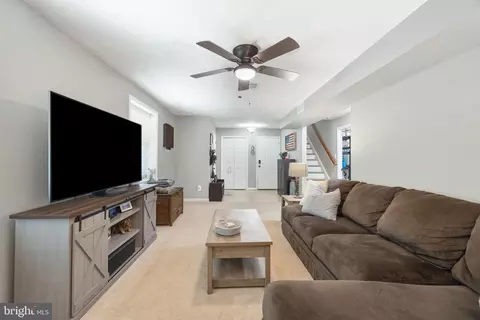 Living - 1185 Wright Ave, Arnold, MD 21012 photo 3 of 9