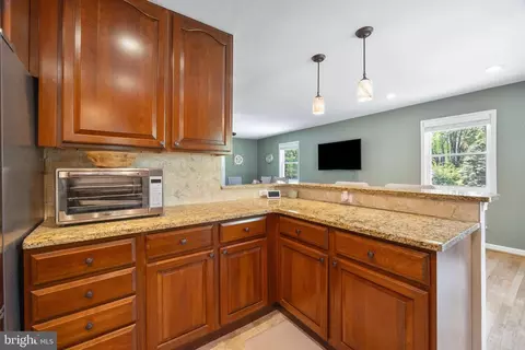 Kitchen - 1185 Wright Ave, Arnold, MD 21012 photo 4 of 6
