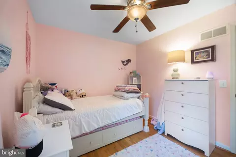 Bedroom - 1185 Wright Ave, Arnold, MD 21012 photo 3 of 5