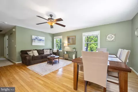Living - 1185 Wright Ave, Arnold, MD 21012 photo 8 of 9