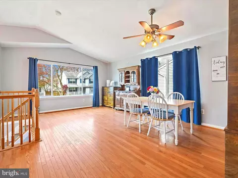 7821 E Shore Rd, Pasadena, MD 21122