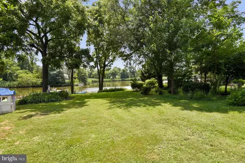 Exterior - 224 Lake Rd, Pasadena, MD 21122 photo 18 of 23