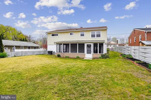 Exterior - 224 Lake Rd, Pasadena, MD 21122 photo 5 of 23