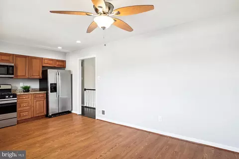 Living - 224 Lake Rd, Pasadena, MD 21122 photo 3 of 4