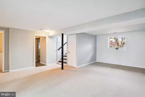 Bedroom - 224 Lake Rd, Pasadena, MD 21122 photo 5 of 6